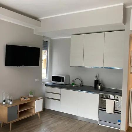 アパート Lovingstresa In The Heart Of The Town ストレーザ